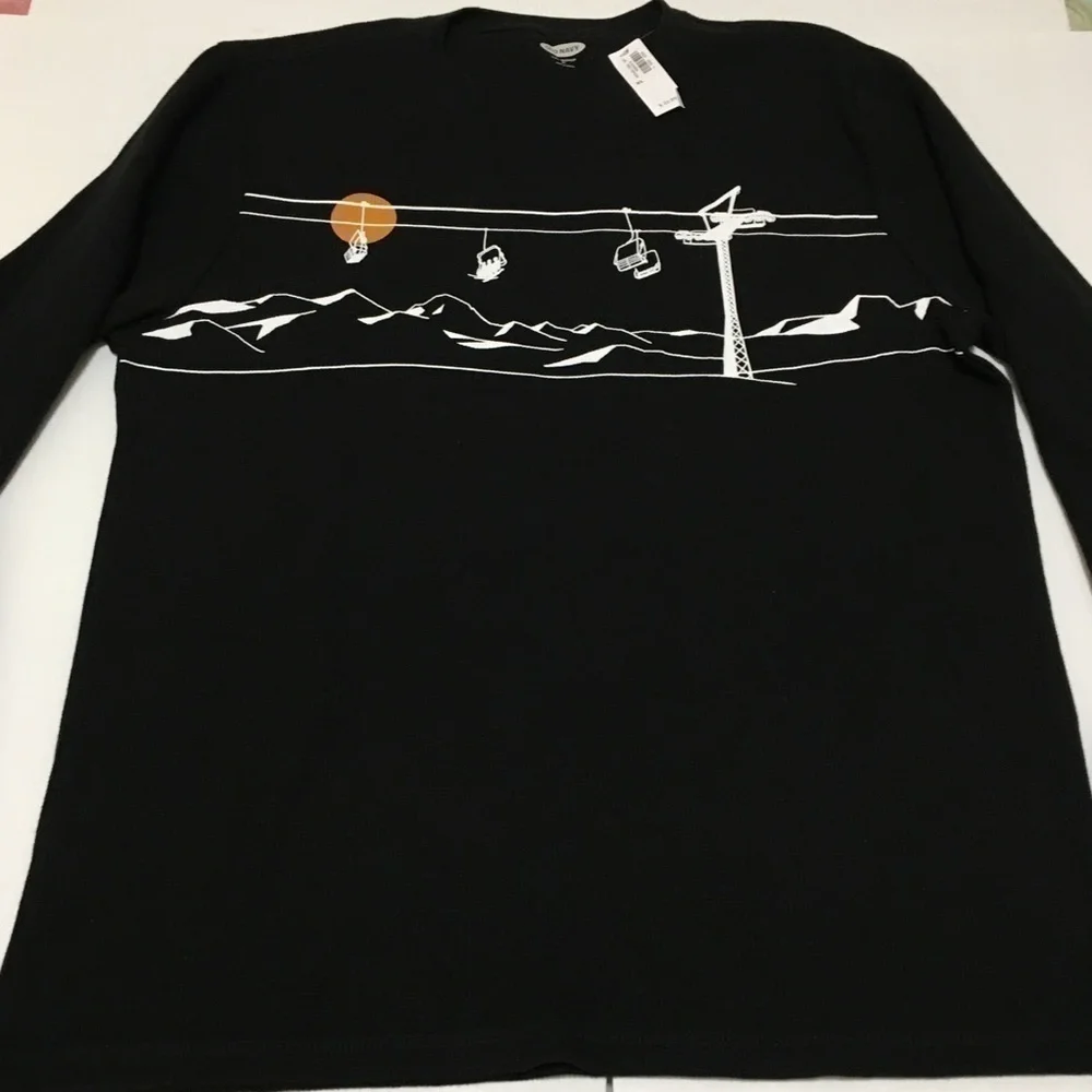 3/$35❤️Old Navy extra-large black and white long sleeve